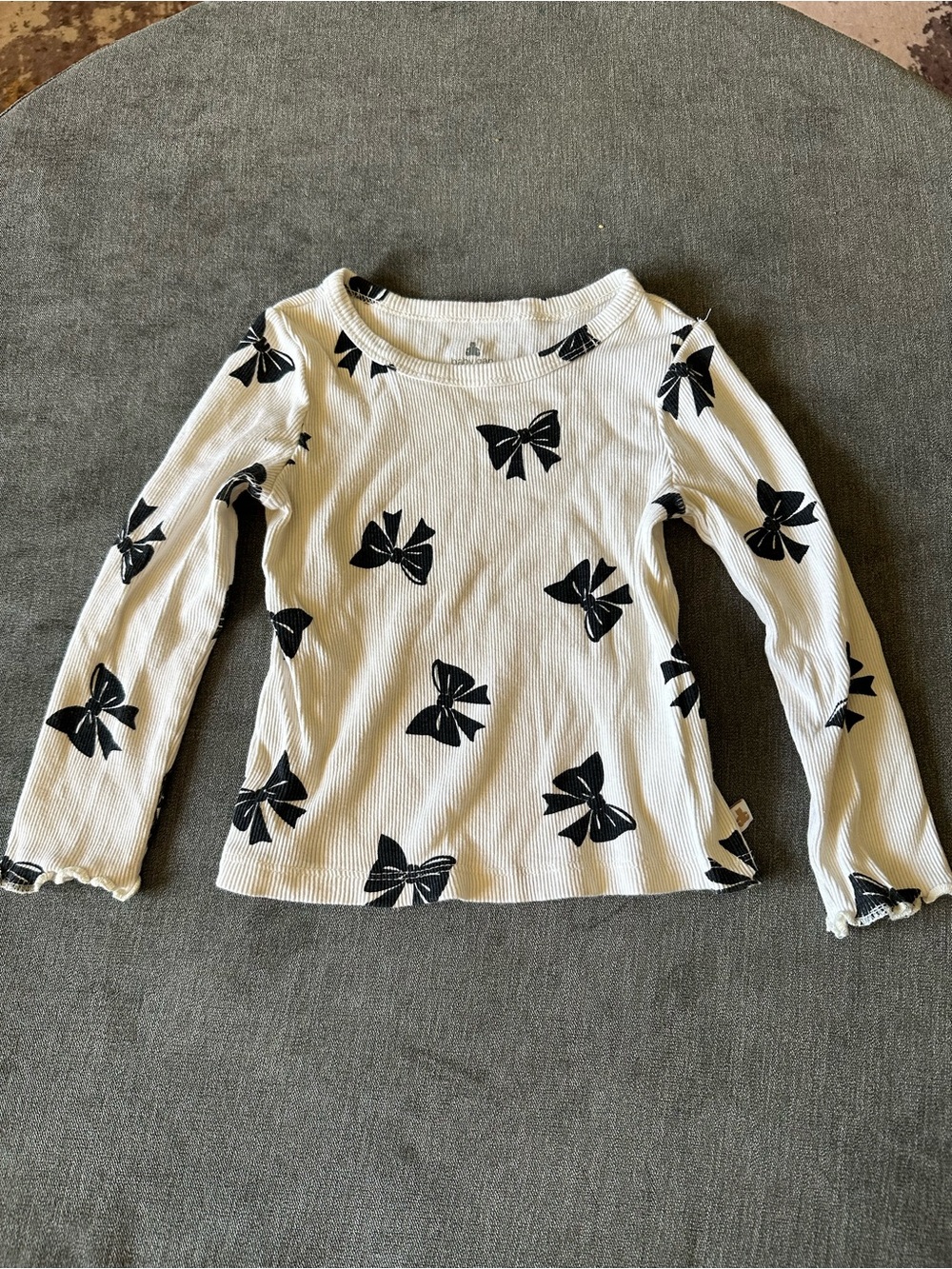 GAP Cream Long-Sleeve Ribbed Top with Black Bow Print